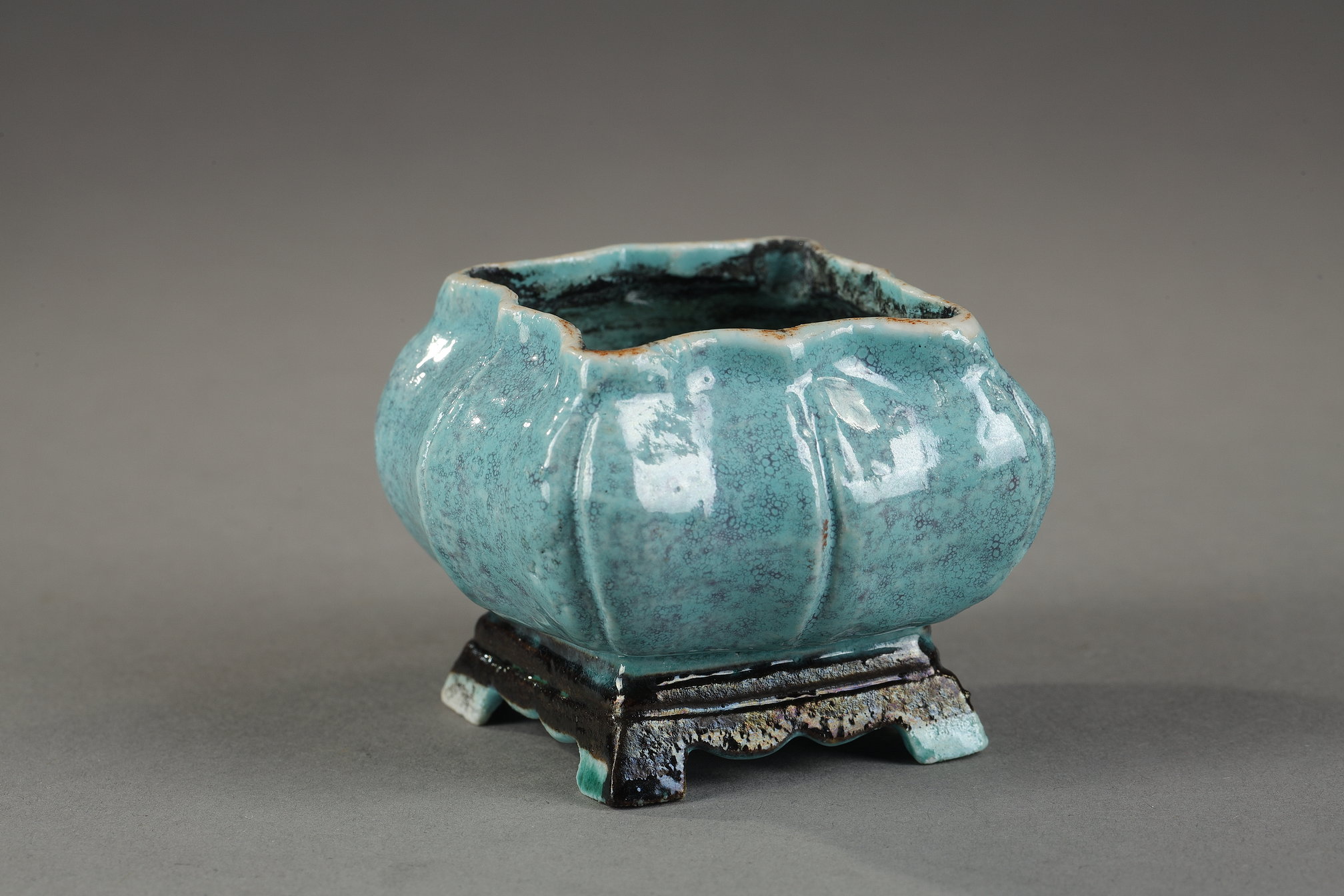 Chine robin'egg  enamelled  porcelain brush-washer (scholar piece) China 18/19th century
H 4,8cm